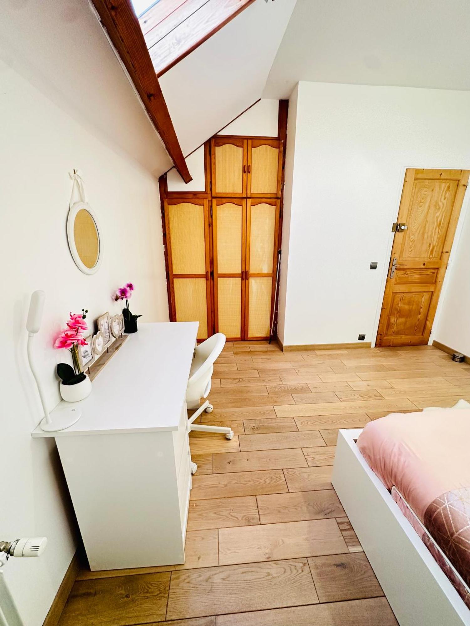Jabeen's House Bedroom 2